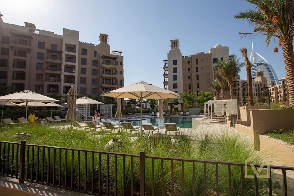 Veluxa - Luxury And Bright 1 Bedroom Apartment, Burj View! Dubaj Zewnętrze zdjęcie